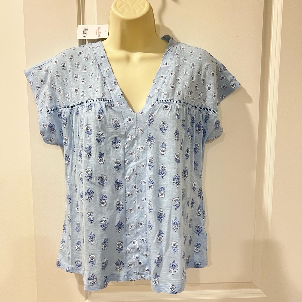 NWT Lucky Brand Woman’s casual Blue Floral Top